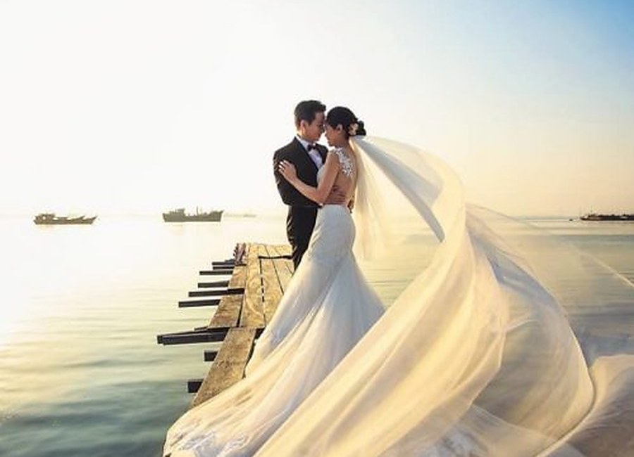 Explore Wedding Dress